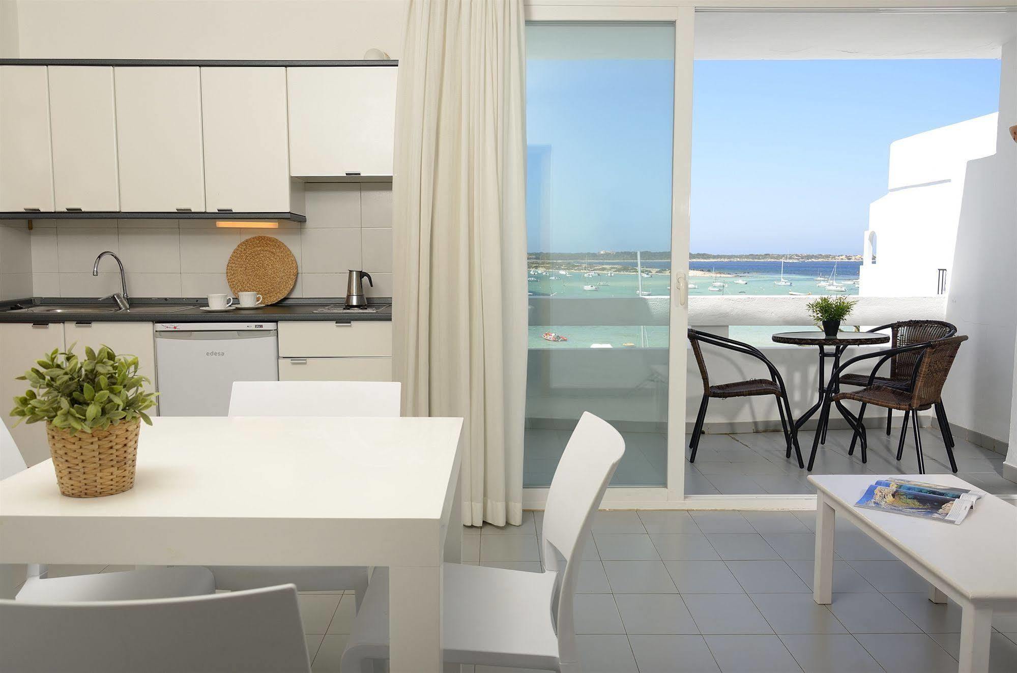 Apartamentos Sabina Playa La Savina  Eksteriør billede
